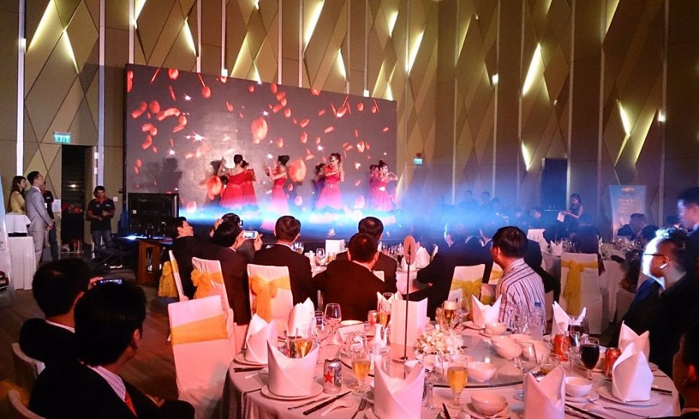 Chi phí tổ chức gala dinner cho dịp cuối năm