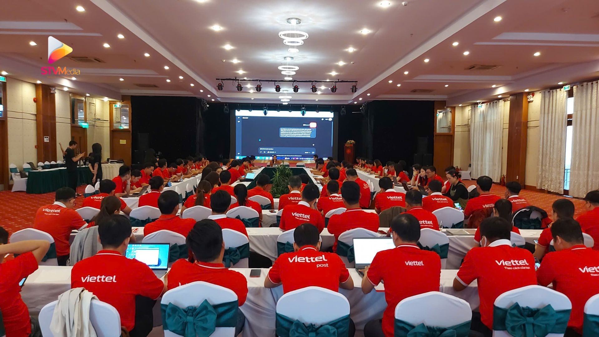 Vì Sao Doanh Nghiệp Cố Gắng Làm Nhiều Video Nhưng Vẫn Không Bán Được Hàng? 4 Vì sao nhiều doanh nghiệp thất bại khi tự xây hệ thống này?