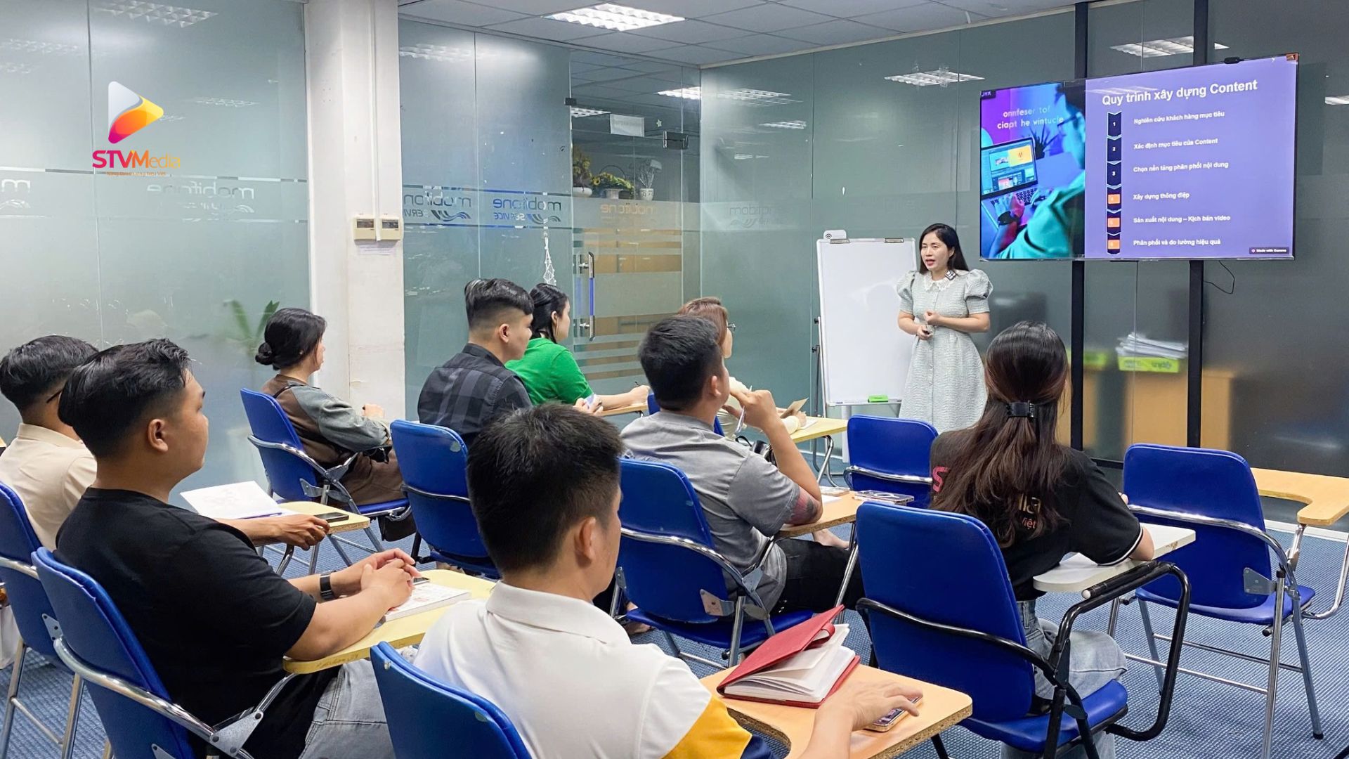 Vì Sao Doanh Nghiệp Cố Gắng Làm Nhiều Video Nhưng Vẫn Không Bán Được Hàng? 3 Giải pháp: Xây dựng Hệ thống Video Bán hàng (Sales Video System)