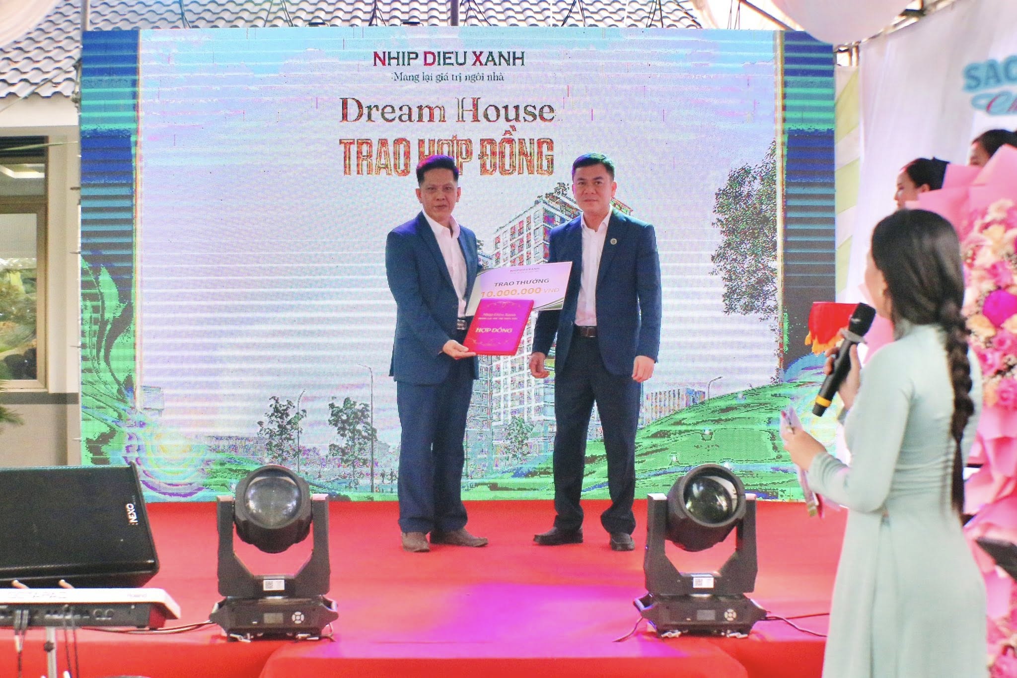 Chiến lược hình ảnh và sự kiện đẳng cấp cho các đại dự án Bất động sản Miền Tây 6 trao hop dong dream house