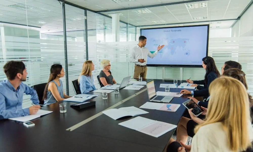 Tầm quan trọng của đào tạo nội bộ trong doanh nghiệp 2 ky nang thuyet trinh 3