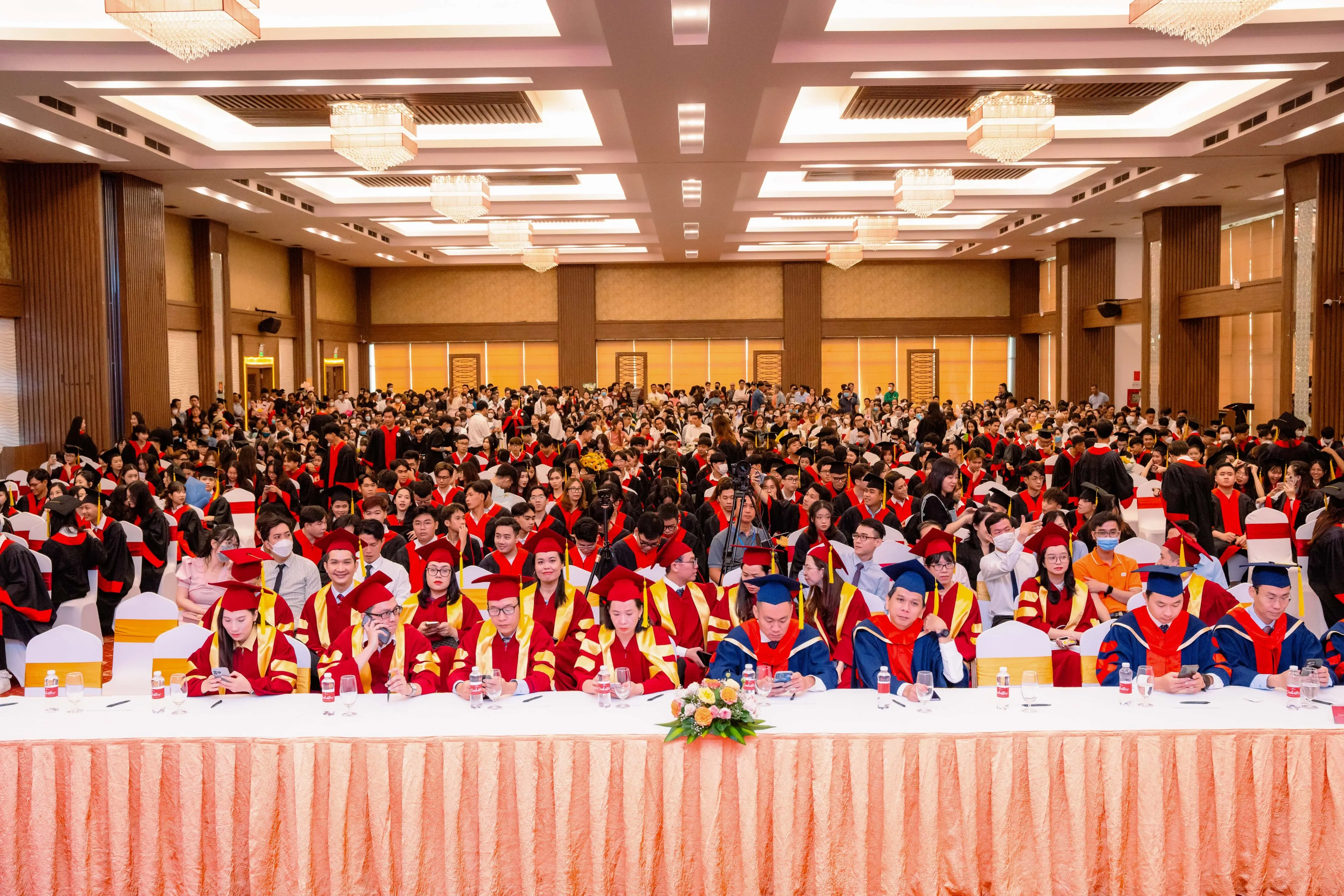 Sáng Tạo Việt Media trao học bổng Khuyến học đồng hành cùng sinh viên CĐ FPT Polytechnic Cần Thơ 2 TN FPOLY 68 min