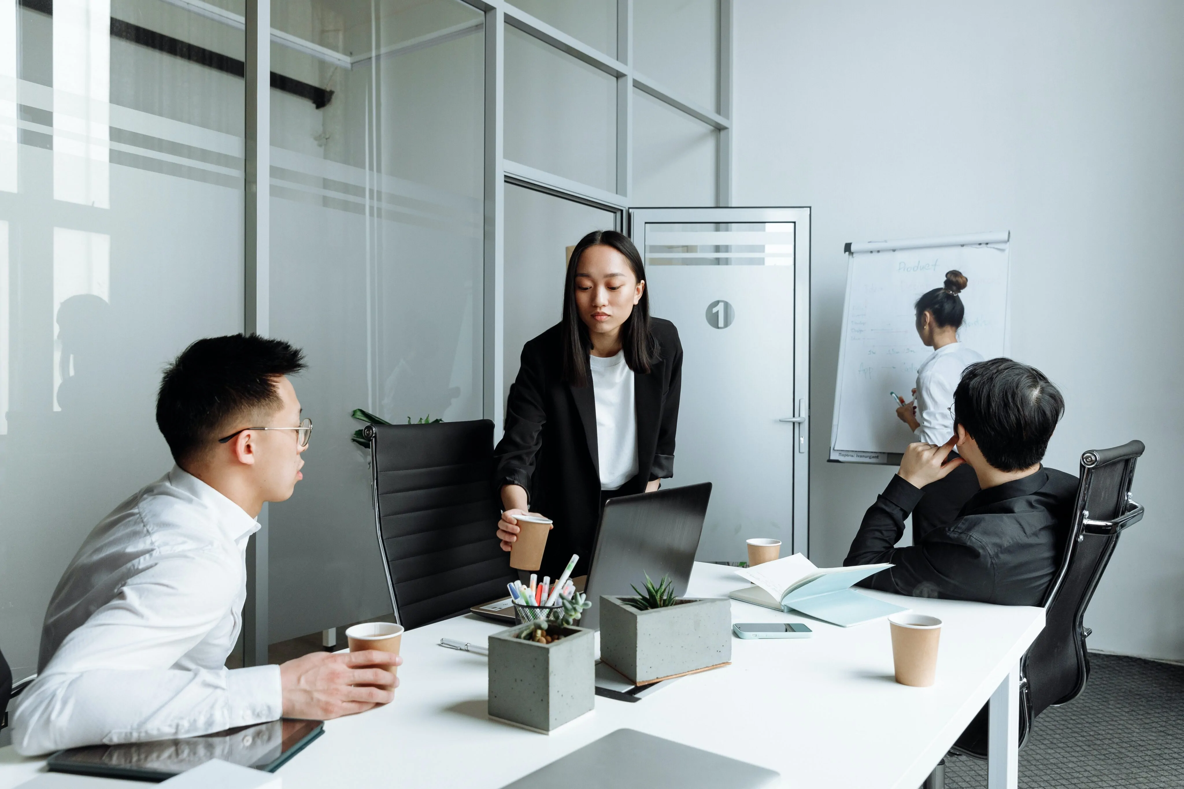Media có vai trò gì trong chiến lược marketing của doanh nghiệp 1 pexels thirdman 7652049 6