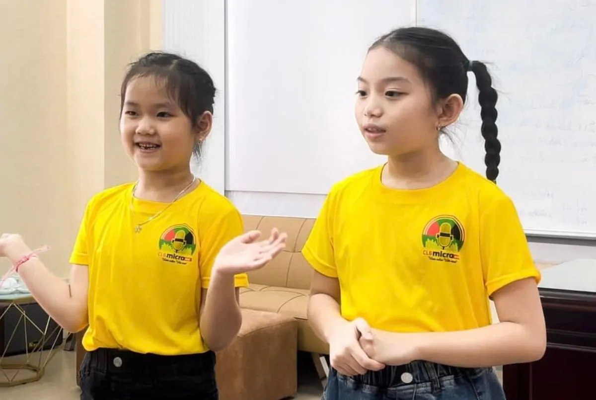 Con Nói Nhỏ Lí Nhí: Dấu Hiệu Trẻ Thiếu Tự Tin Trong Giao Tiếp & Giải Pháp Toàn Diện 1 Khóa Học MC Nhí Cần Thơ: Đánh Thức Tự Tin - Rèn Luyện Bản Lĩnh