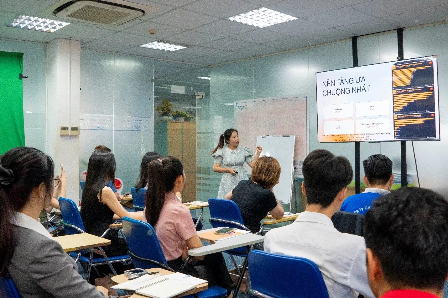 Khóa học marketing online tại Cần Thơ cho người đi làm 1 khoa-học-marketing-online-tại-Can-Tho