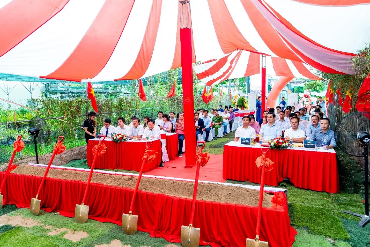 Sáng Tạo Việt Media tổ chức sự kiện khởi công dự án Chung cư Tây Đô Central Park 7 to chuc su kien khoi cong 6