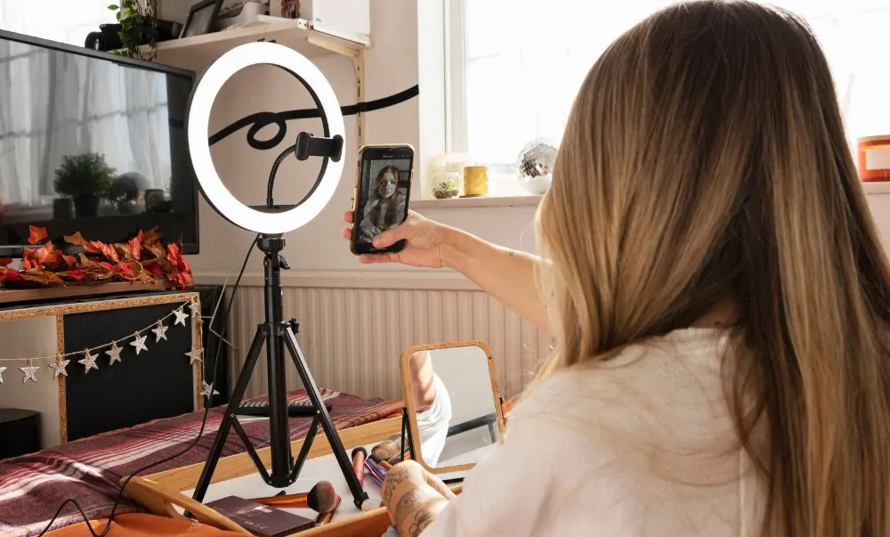 Dịch Vụ Cho Thuê Đèn Livestream Cần Thơ: Ánh Sáng Chuyên Nghiệp 1 Khoa hoc dao tao Livestream ban hang tai Can Tho 2