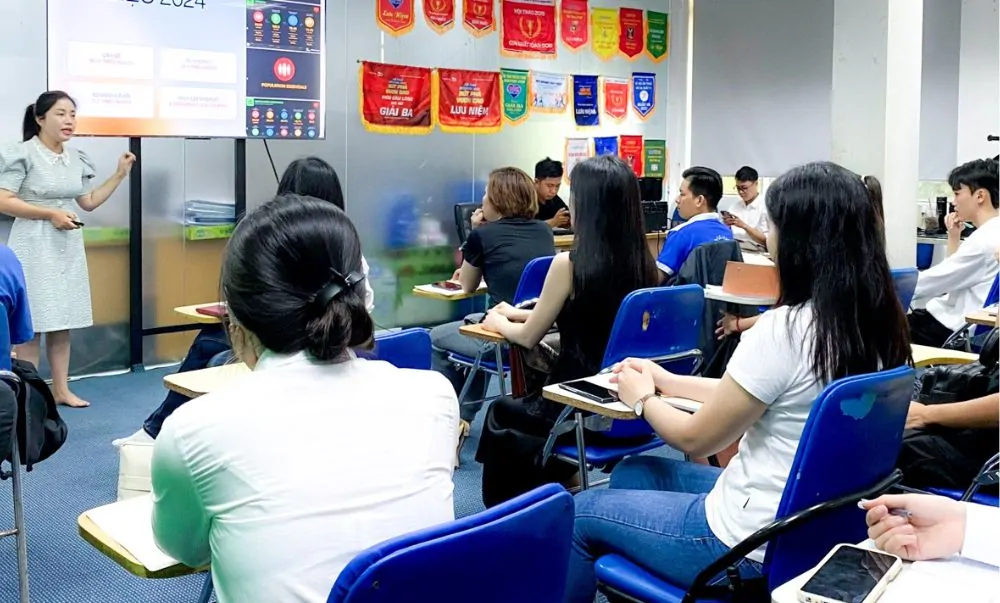 Khoá học quảng cáo Facebook chuyên sâu, thành thạo từ A – Z 1 khóa học quảng cáo Facebook chuyên sâu