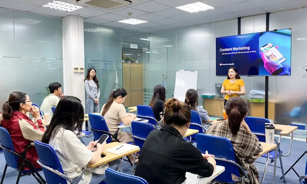 Chuyên gia marketing online tại Sáng Tạo Việt Media 5 Chuyên gia marketing online