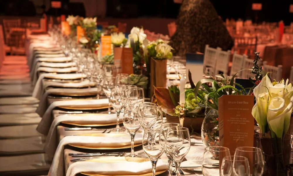 Chi phí tổ chức gala dinner cho dịp cuối năm 4 Chi phí tổ chức gala dinner cho dịp cuối năm