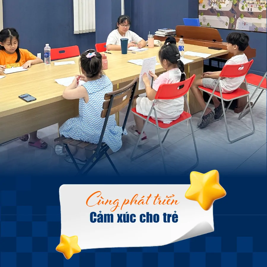 Khóa Học Thanh Nhạc Cần Thơ 5 Học viên nhí thực hành tại khóa học thanh nhạc Cần Thơ của Sáng Tạo Việt Media